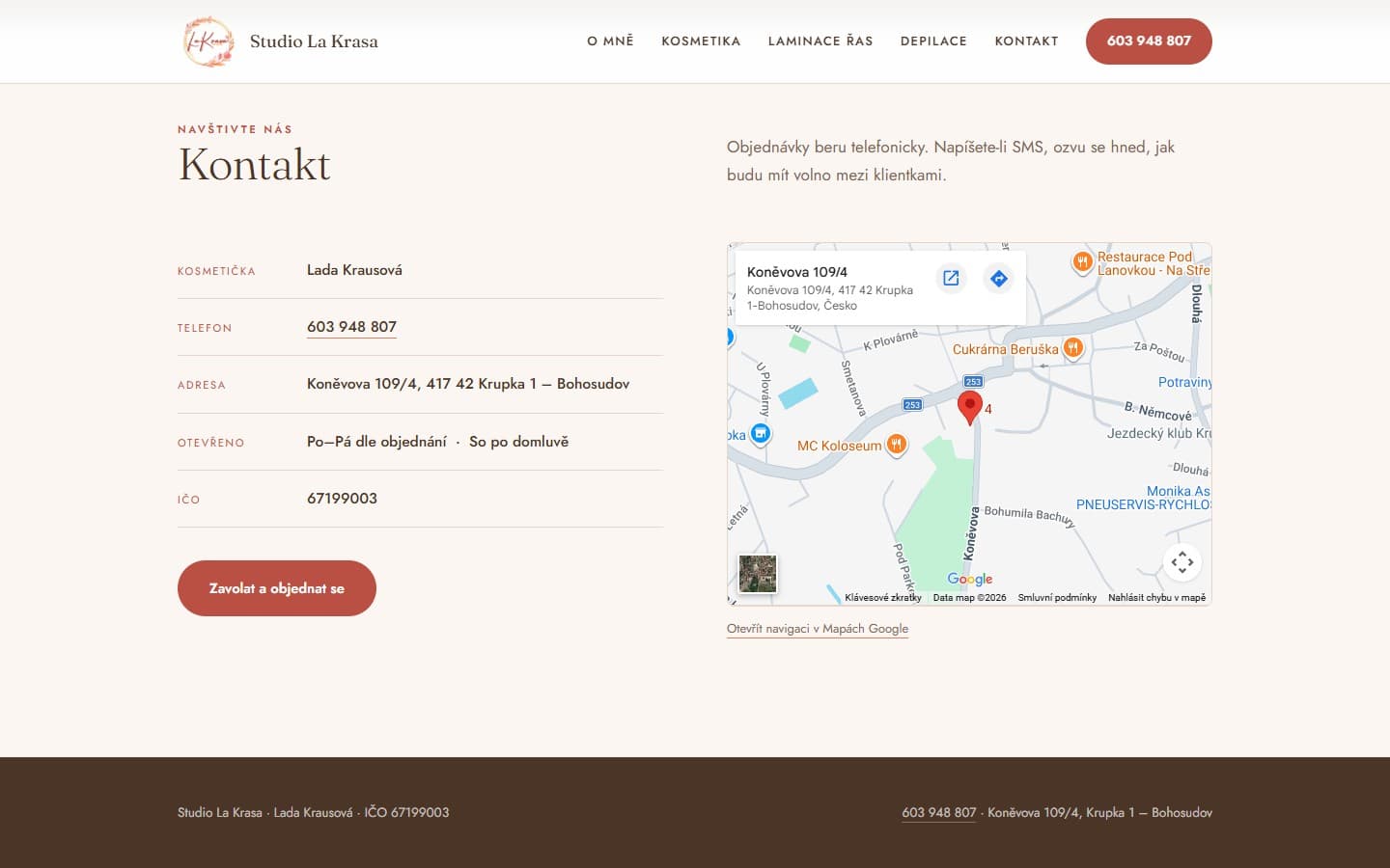 Kontaktbereich der Website Studio La Krasa mit Adresse, Öffnungszeiten und Karte